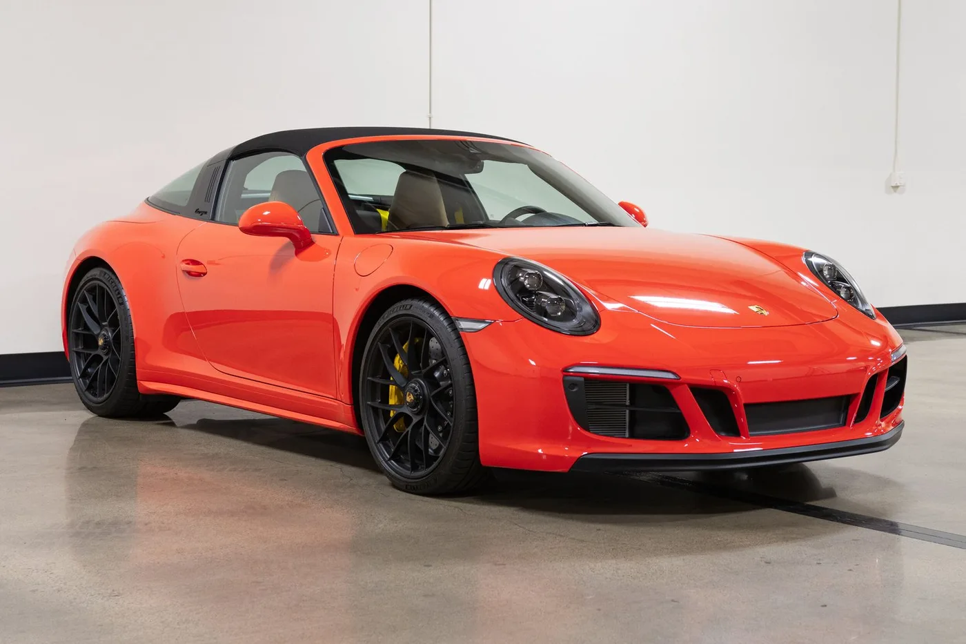 2019 Porsche 911 Targa 4 GTS verkauft von einem Fachhändler in Costa Mesa, Vereinigte Staaten, Foto 14 von 15