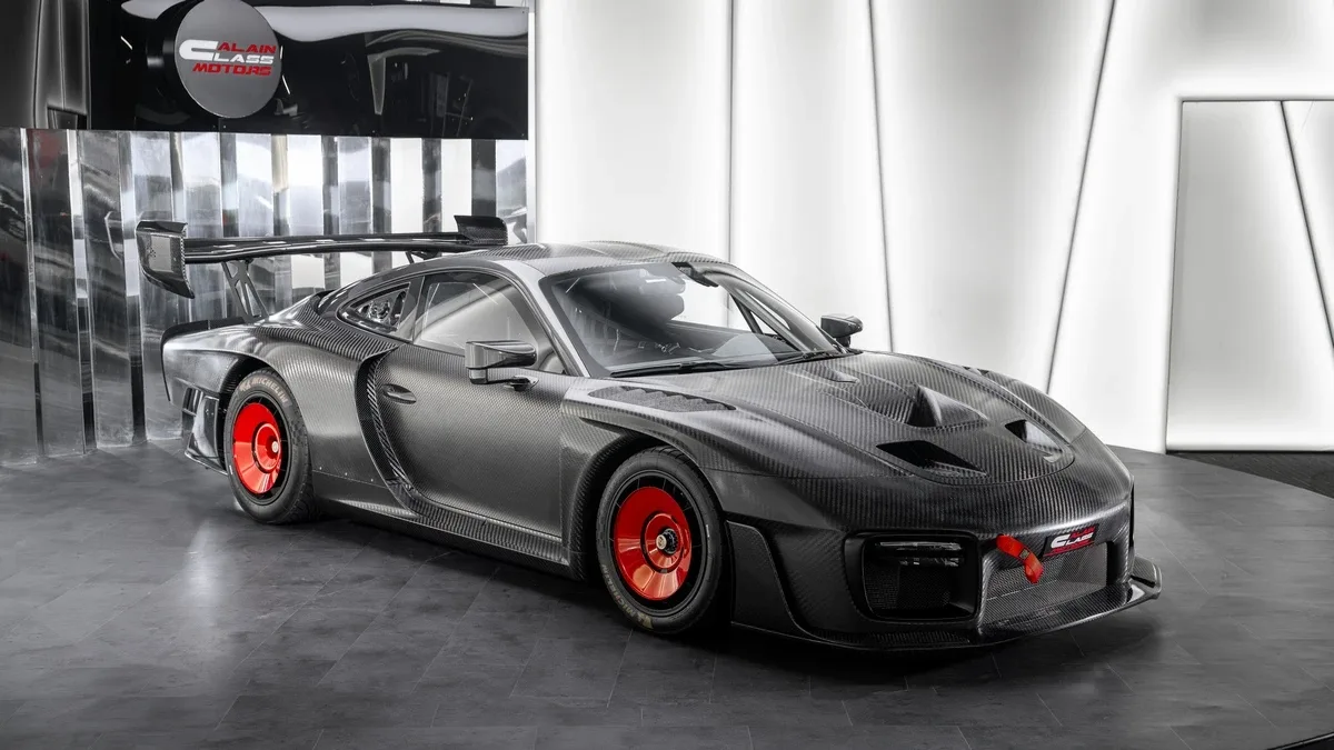 2019 Porsche 935 offered by a specialist dealer in Dubai, United Arab Emirates, photo 2 of 25