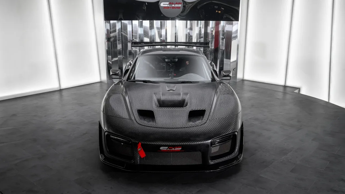 2019 Porsche 935 offered by a specialist dealer in Dubai, United Arab Emirates, photo 4 of 25