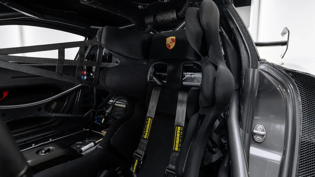 2019 Porsche 935 offered by a specialist dealer in Dubai, United Arab Emirates, photo 15 of 25