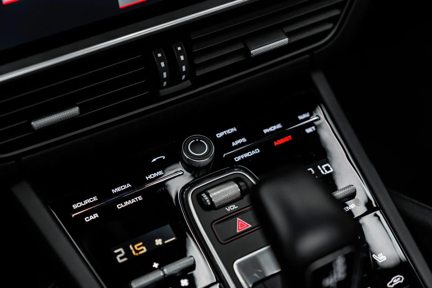 2019 Porsche Cayenne offered by a specialist dealer in Bratislava, Slovakia, photo 10 of 15