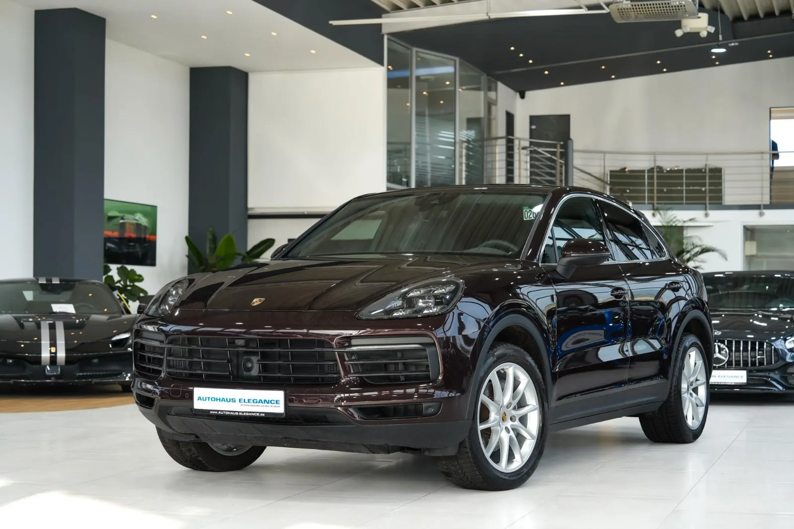 2019 Porsche Cayenne Coupé angeboten von einem Fachhändler in Köln, Deutschland, Hauptfoto