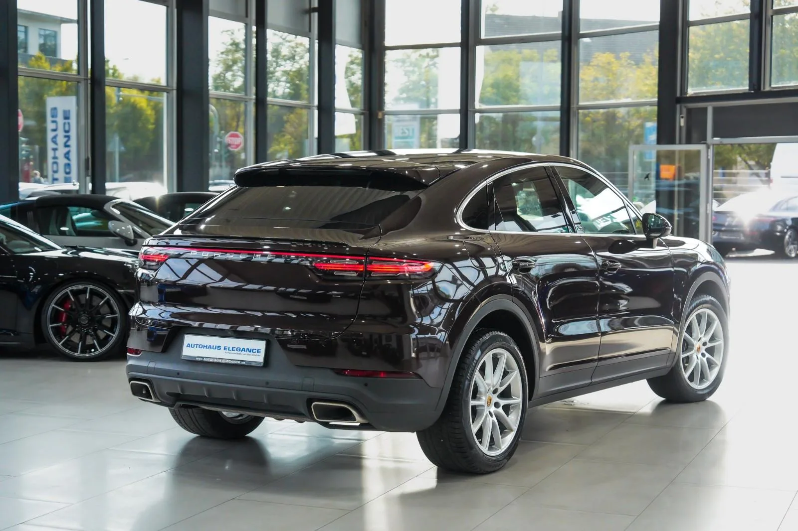 2019 Porsche Cayenne Coupé, 2/30