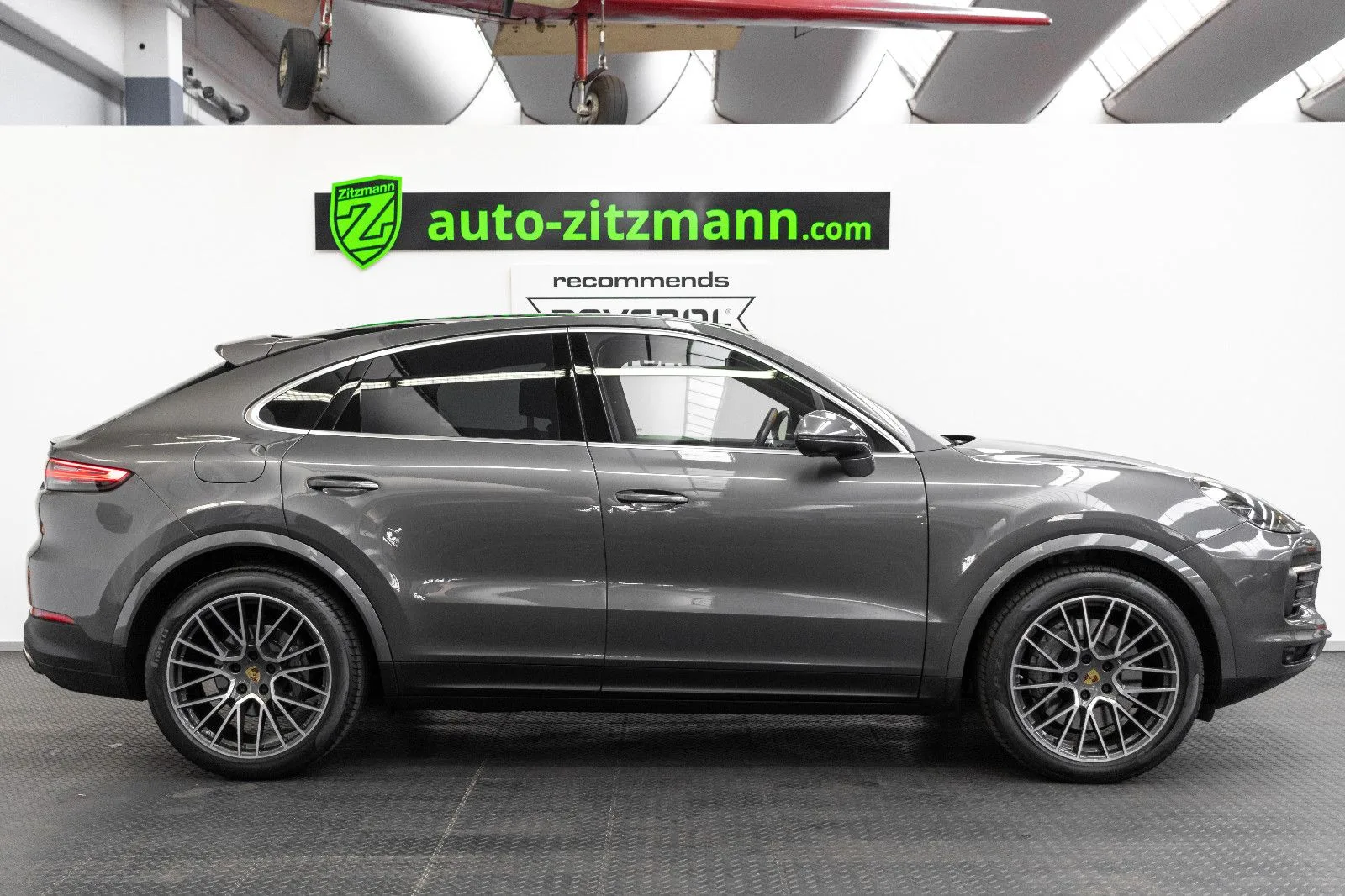 2019 Porsche Cayenne S Coupé proposée par un concessionnaire spécialisé à Nuremberg, Allemagne, photo principale