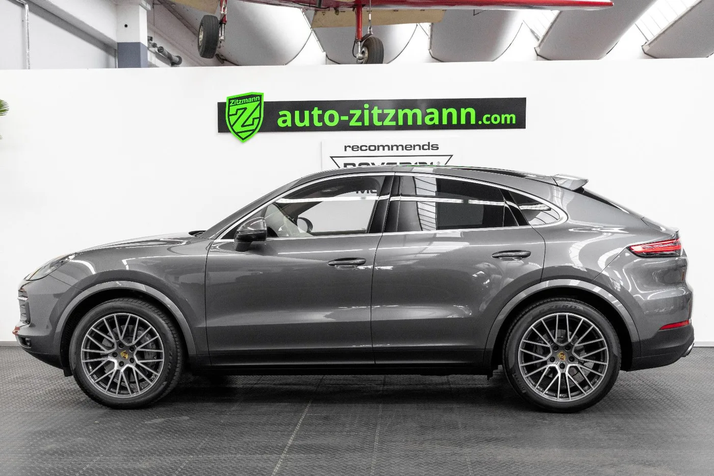 2019 Porsche Cayenne S Coupé offered by a specialist dealer in Nuremberg, Germany, photo 4 of 15