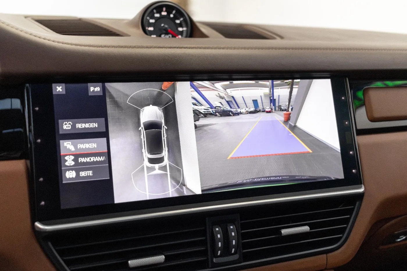 2019 Porsche Cayenne S Coupé offered by a specialist dealer in Nuremberg, Germany, photo 15 of 15