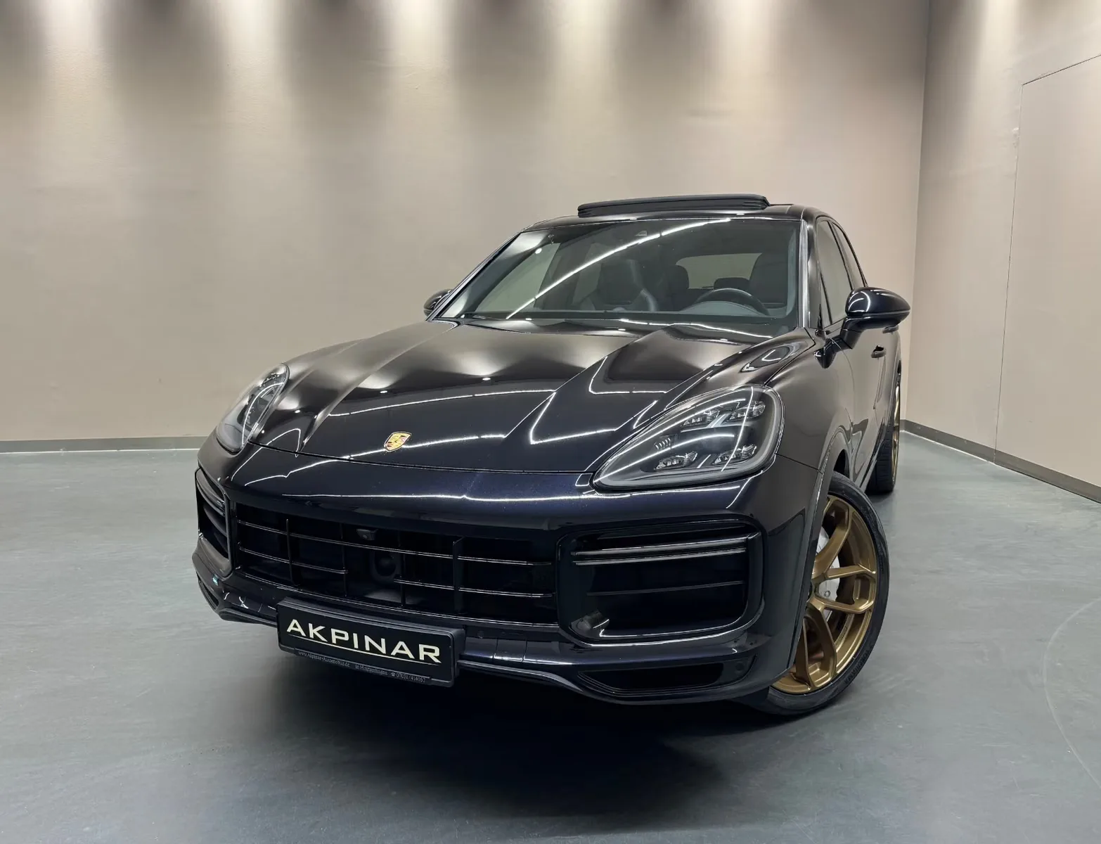 2019 Porsche Cayenne Turbo, 2/18