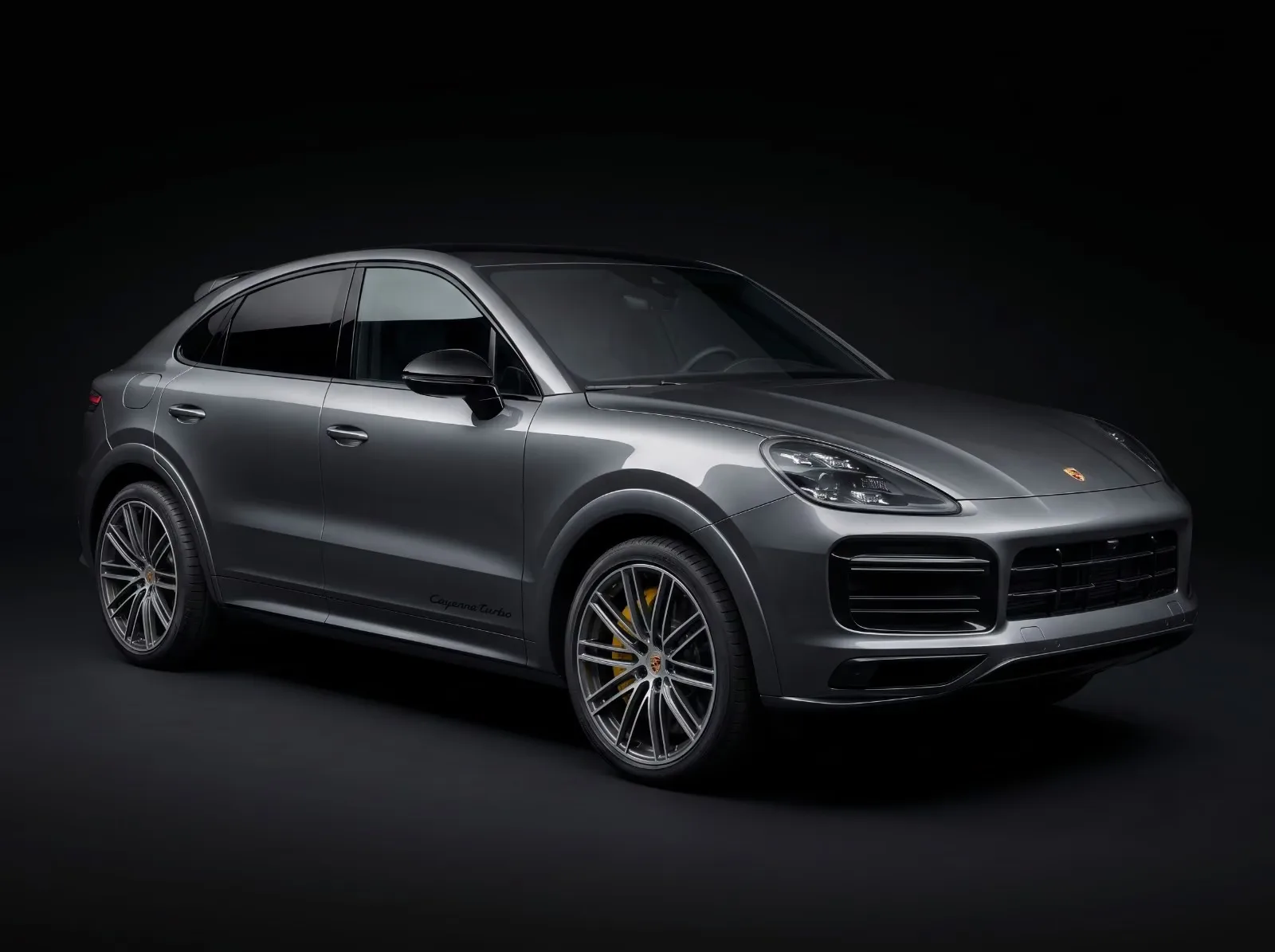 2019 Porsche Cayenne Turbo Coupé angeboten von einem Fachhändler in Ellerbek, Deutschland, Hauptfoto