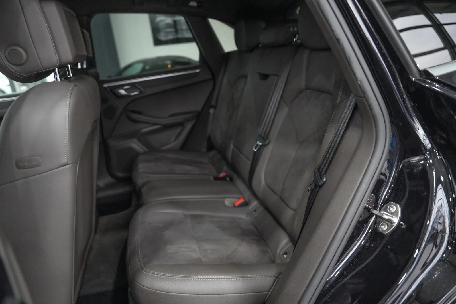 2019 Porsche Macan, 14/26