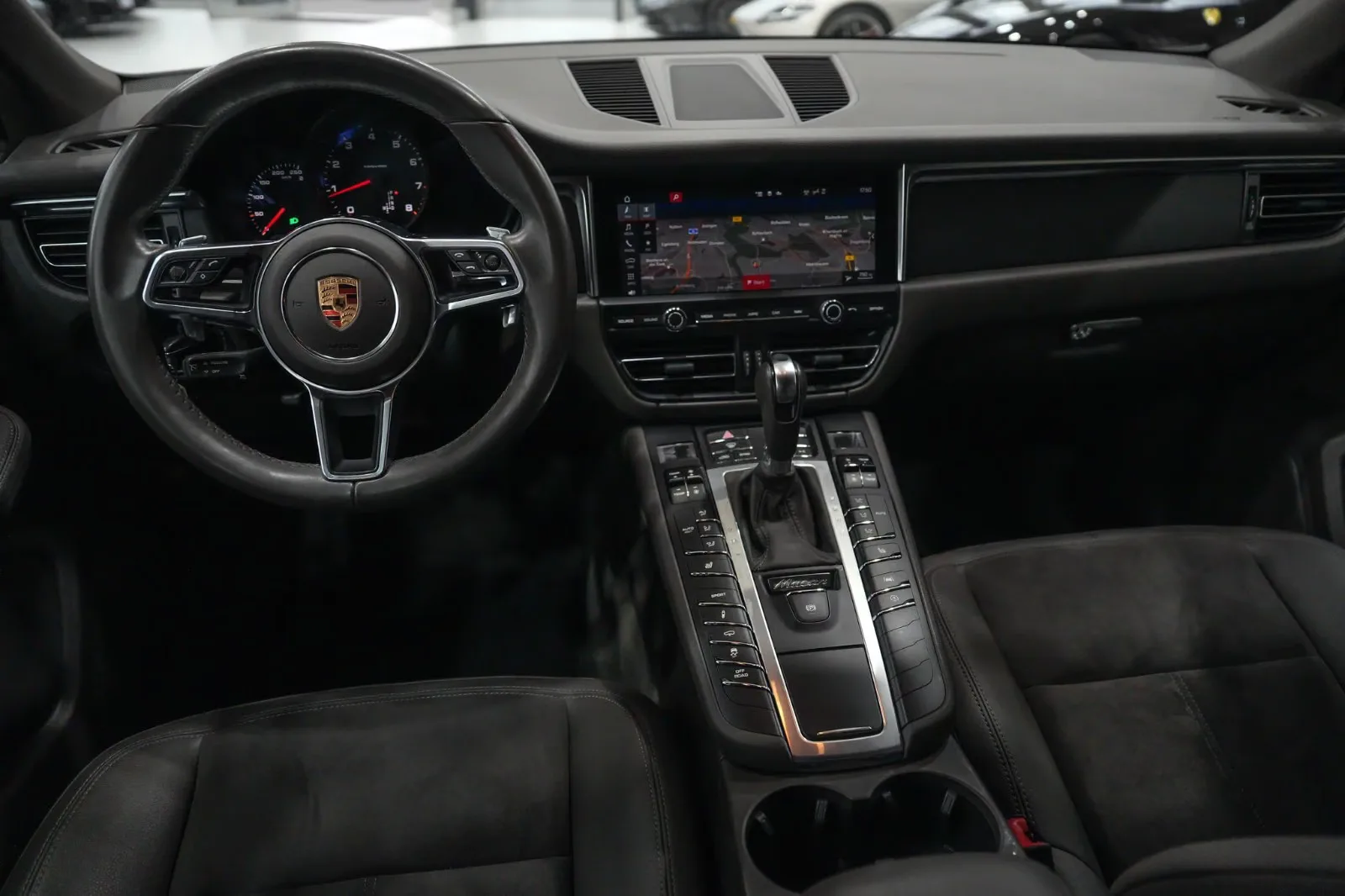 2019 Porsche Macan, 16/26