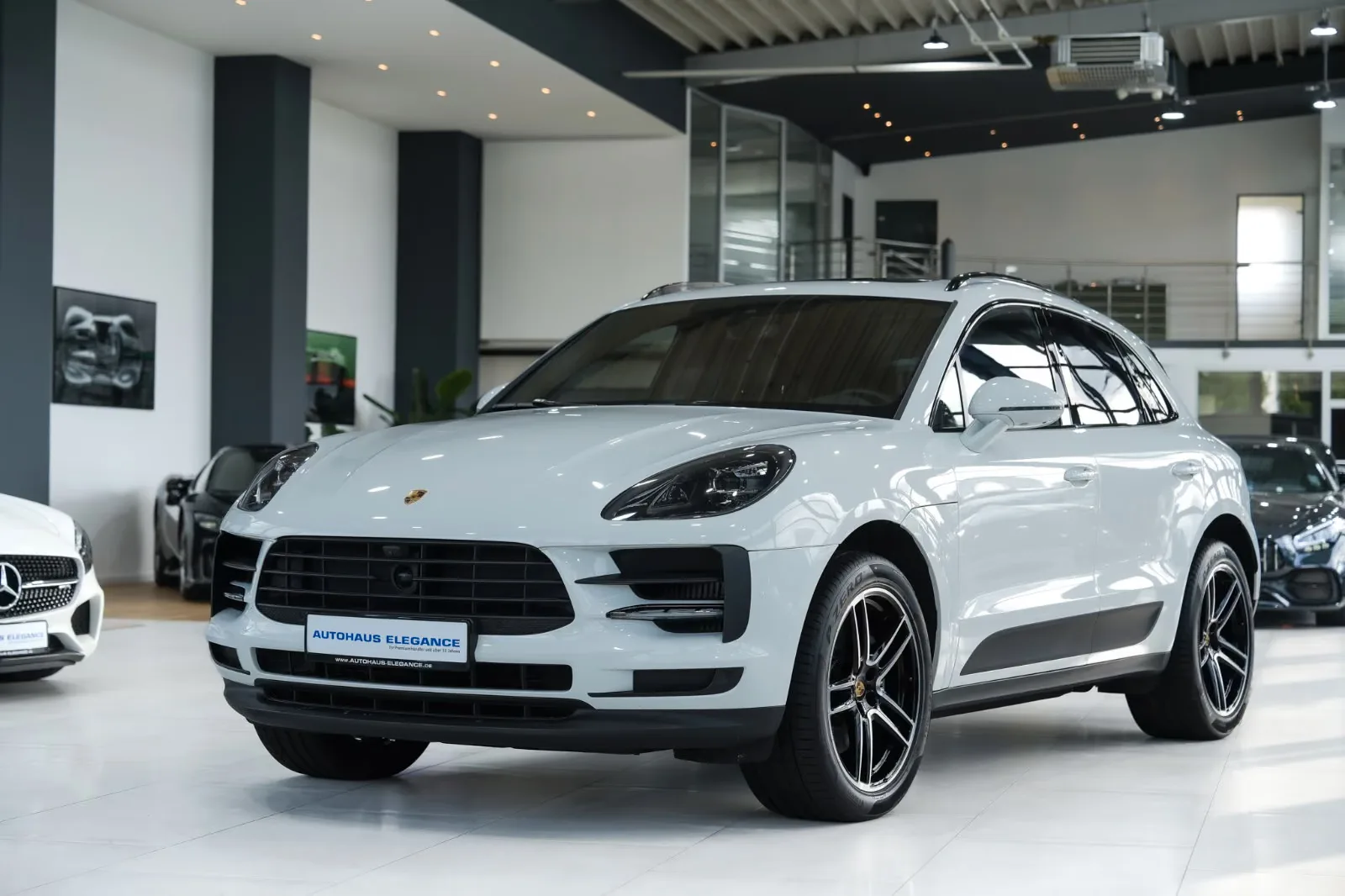 2019 Porsche Macan S angeboten von einem Fachhändler in Köln, Deutschland, Hauptfoto