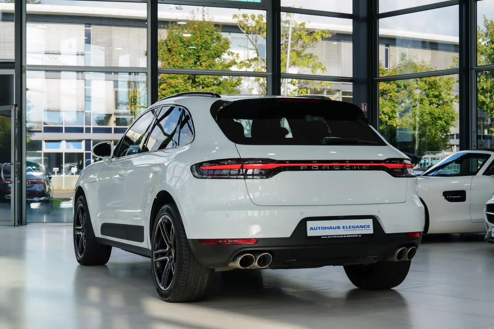 2019 Porsche Macan S, 3/30