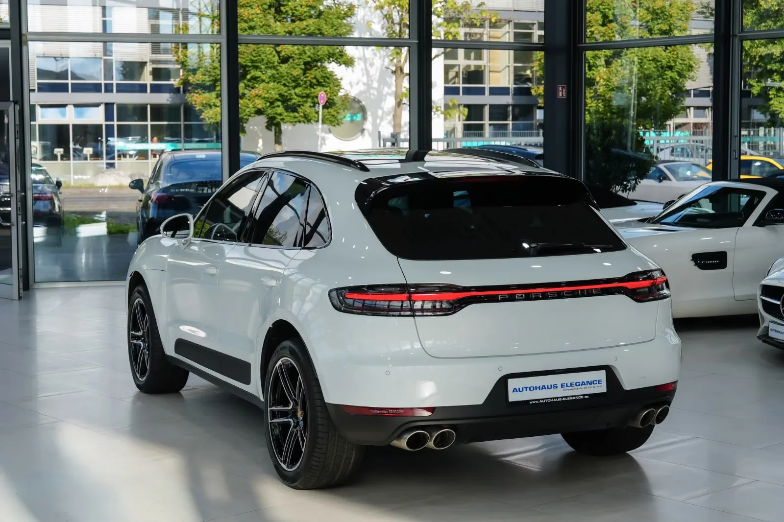 2019 Porsche Macan S, 8/30