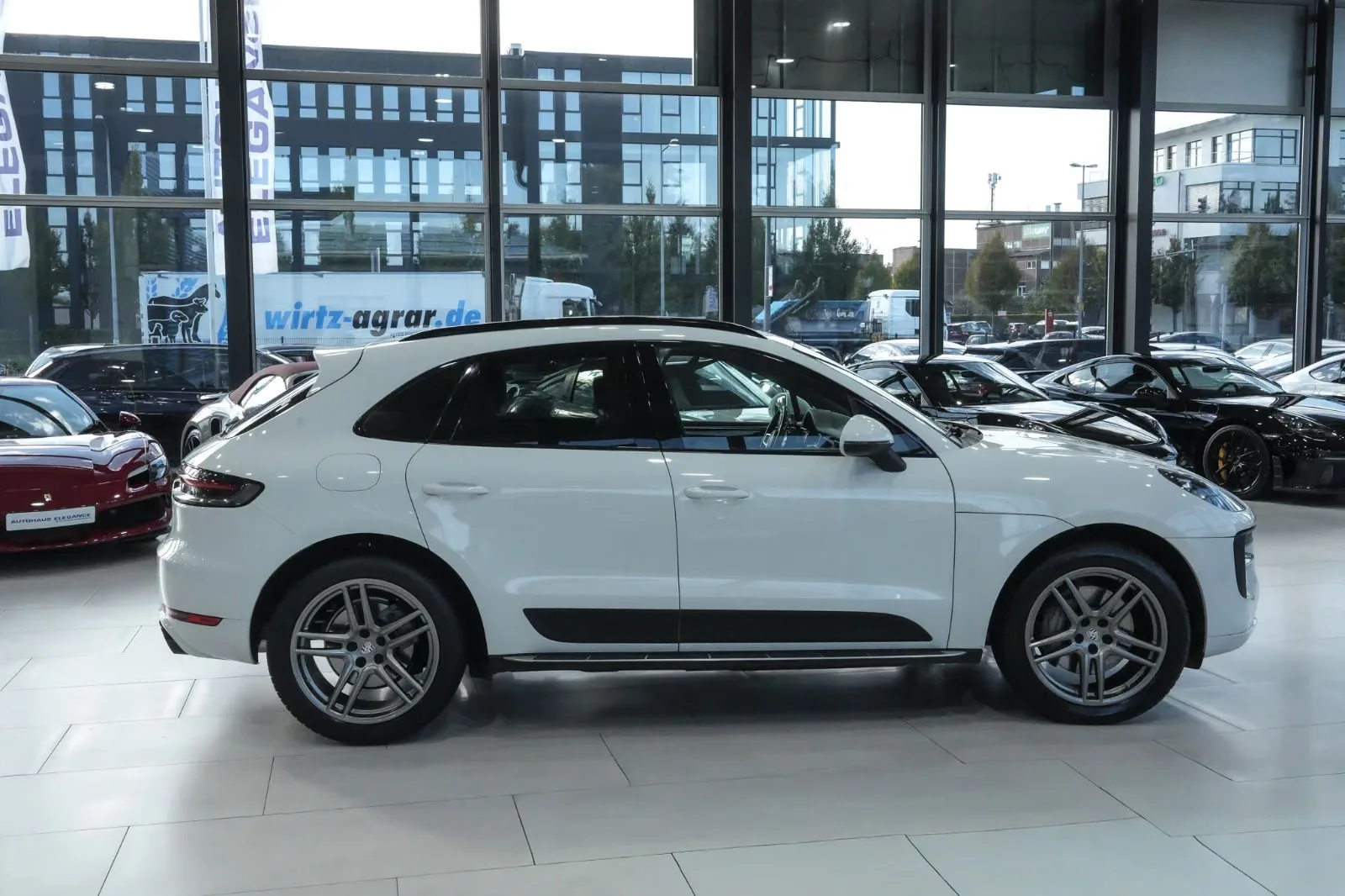 2019 Porsche Macan S, 8/30