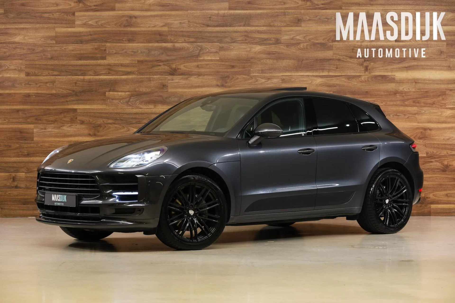 2019 Porsche Macan S proposée par un concessionnaire spécialisé à Werkendam, Pays-Bas, photo principale