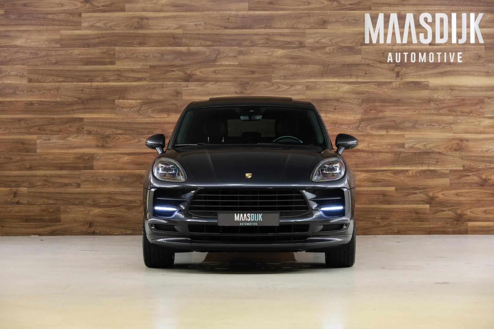 2019 Porsche Macan S, 2/30