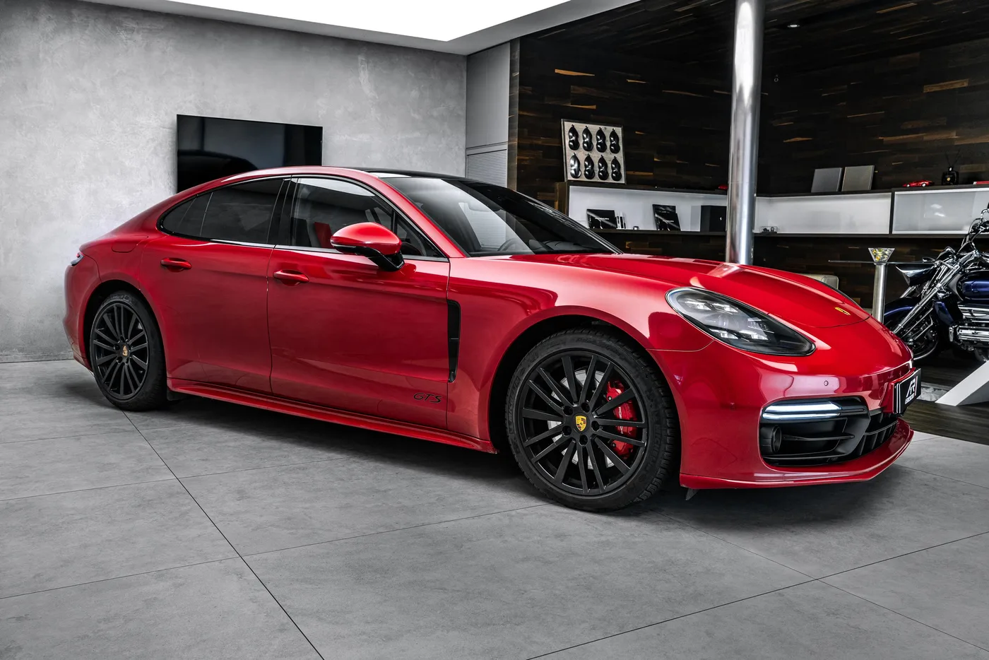 2019 Porsche Panamera GTS proposée par un concessionnaire spécialisé à Ostrava, Tchéquie, photo 4 sur 15