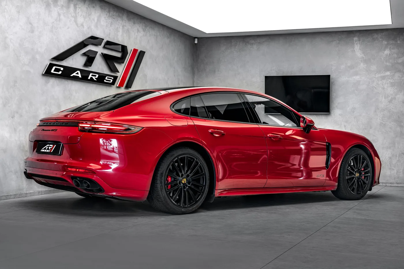 2019 Porsche Panamera GTS proposée par un concessionnaire spécialisé à Ostrava, Tchéquie, photo 5 sur 15