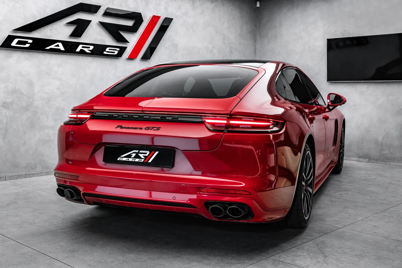 2019 Porsche Panamera GTS proposée par un concessionnaire spécialisé à Ostrava, Tchéquie, photo 6 sur 15