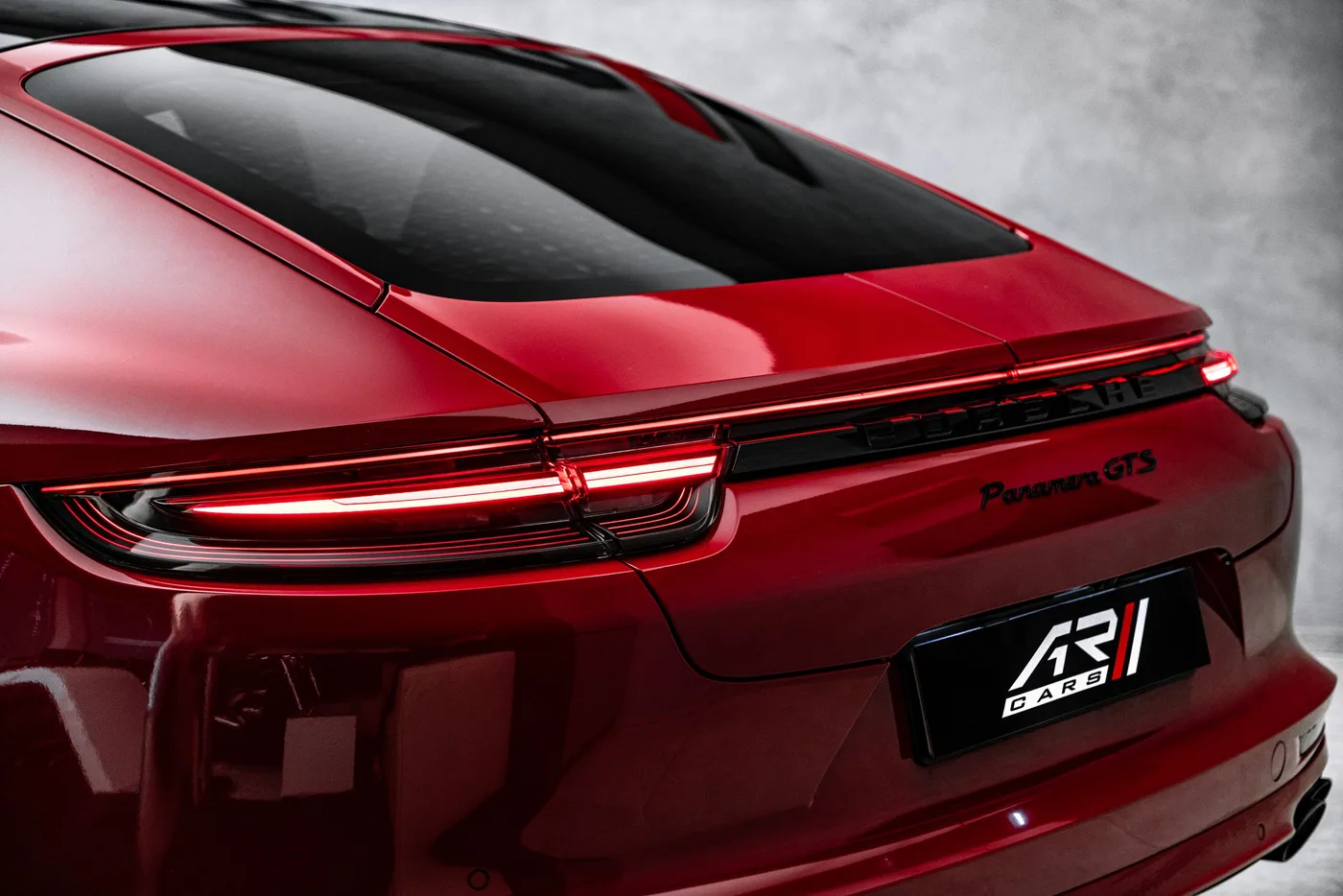 2019 Porsche Panamera GTS proposée par un concessionnaire spécialisé à Ostrava, Tchéquie, photo 9 sur 15