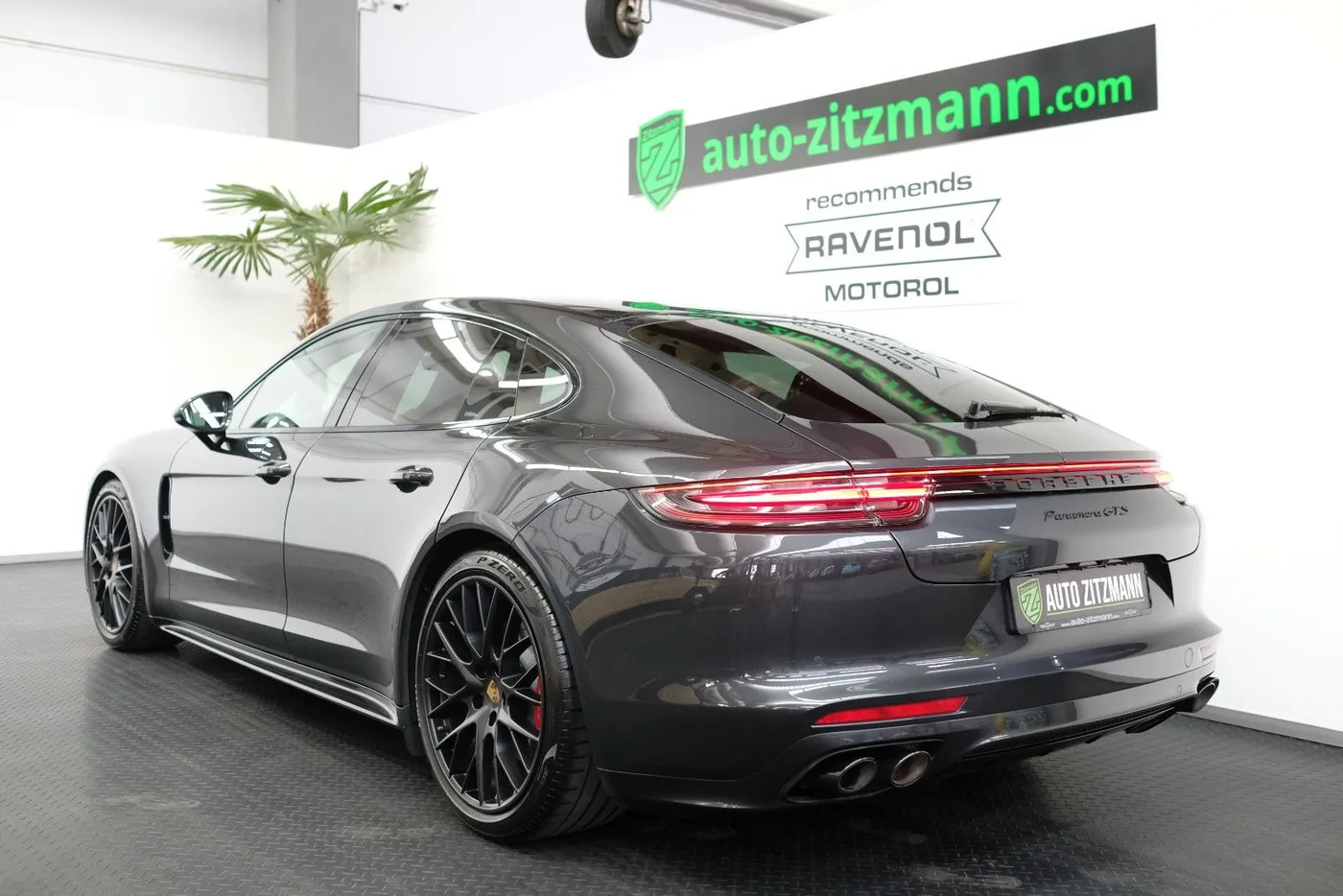 2019 Porsche Panamera GTS proposée par un concessionnaire spécialisé à Nuremberg, Allemagne, photo 6 sur 15