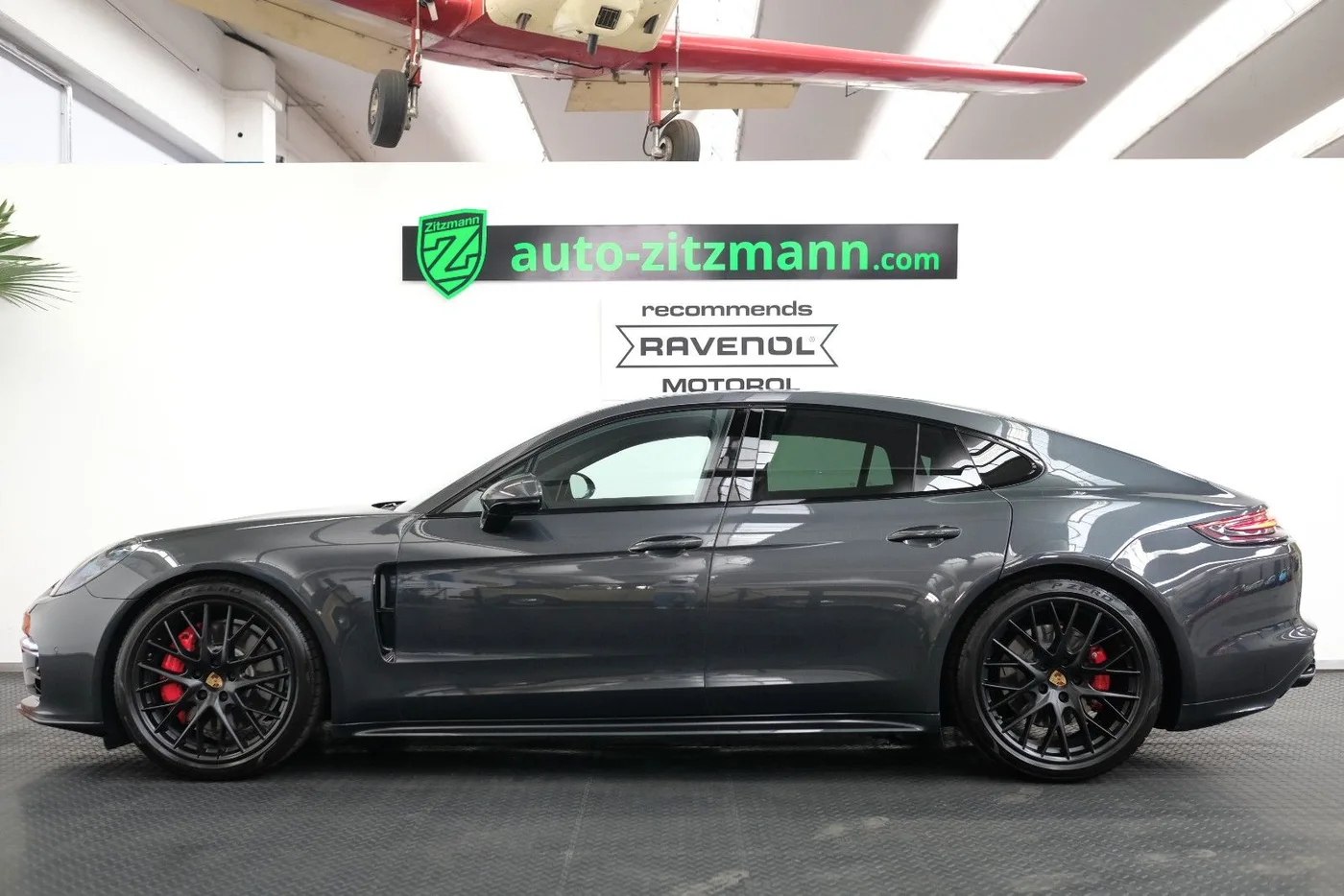 2019 Porsche Panamera GTS proposée par un concessionnaire spécialisé à Nuremberg, Allemagne, photo 9 sur 15