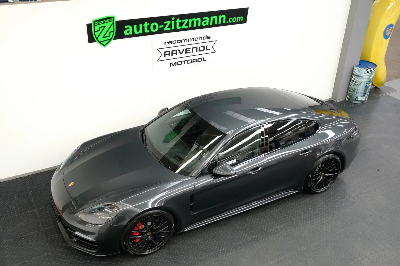 2019 Porsche Panamera GTS proposée par un concessionnaire spécialisé à Nuremberg, Allemagne, photo 10 sur 15
