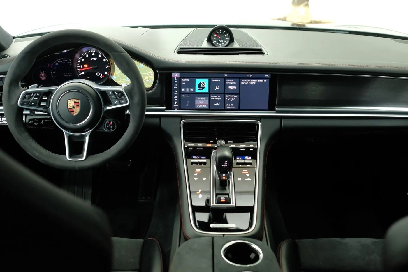 2019 Porsche Panamera GTS proposée par un concessionnaire spécialisé à Nuremberg, Allemagne, photo 15 sur 15