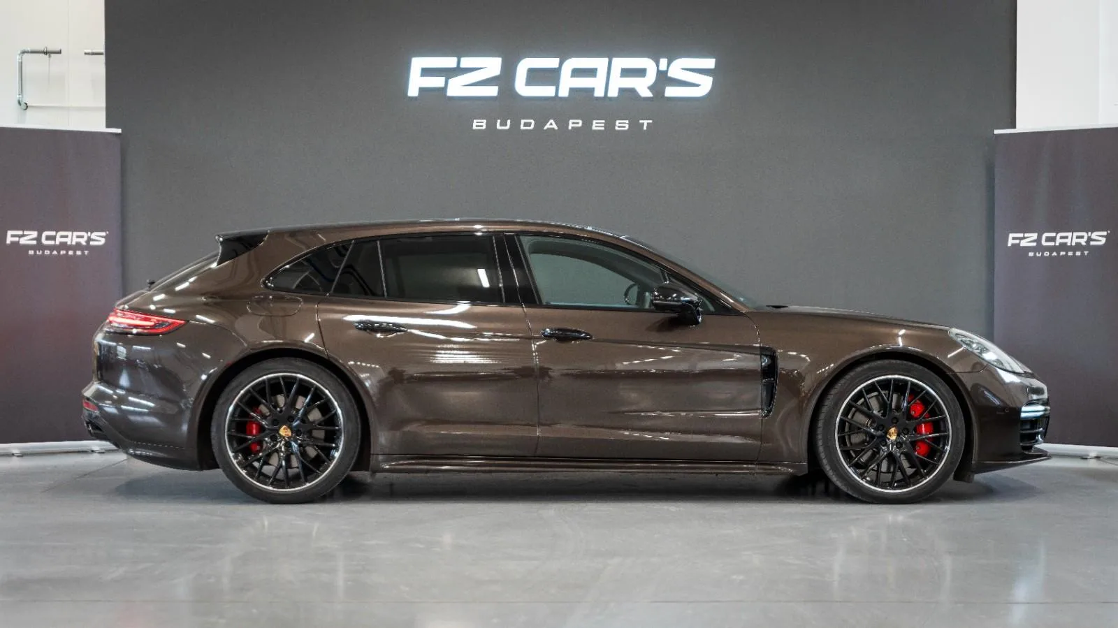 2019 Porsche Panamera GTS Sport Turismo, 6/13