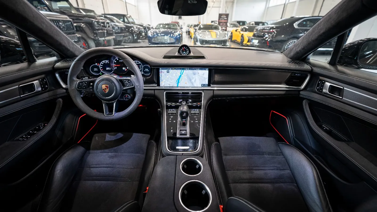 2019 Porsche Panamera GTS Sport Turismo, 7/13