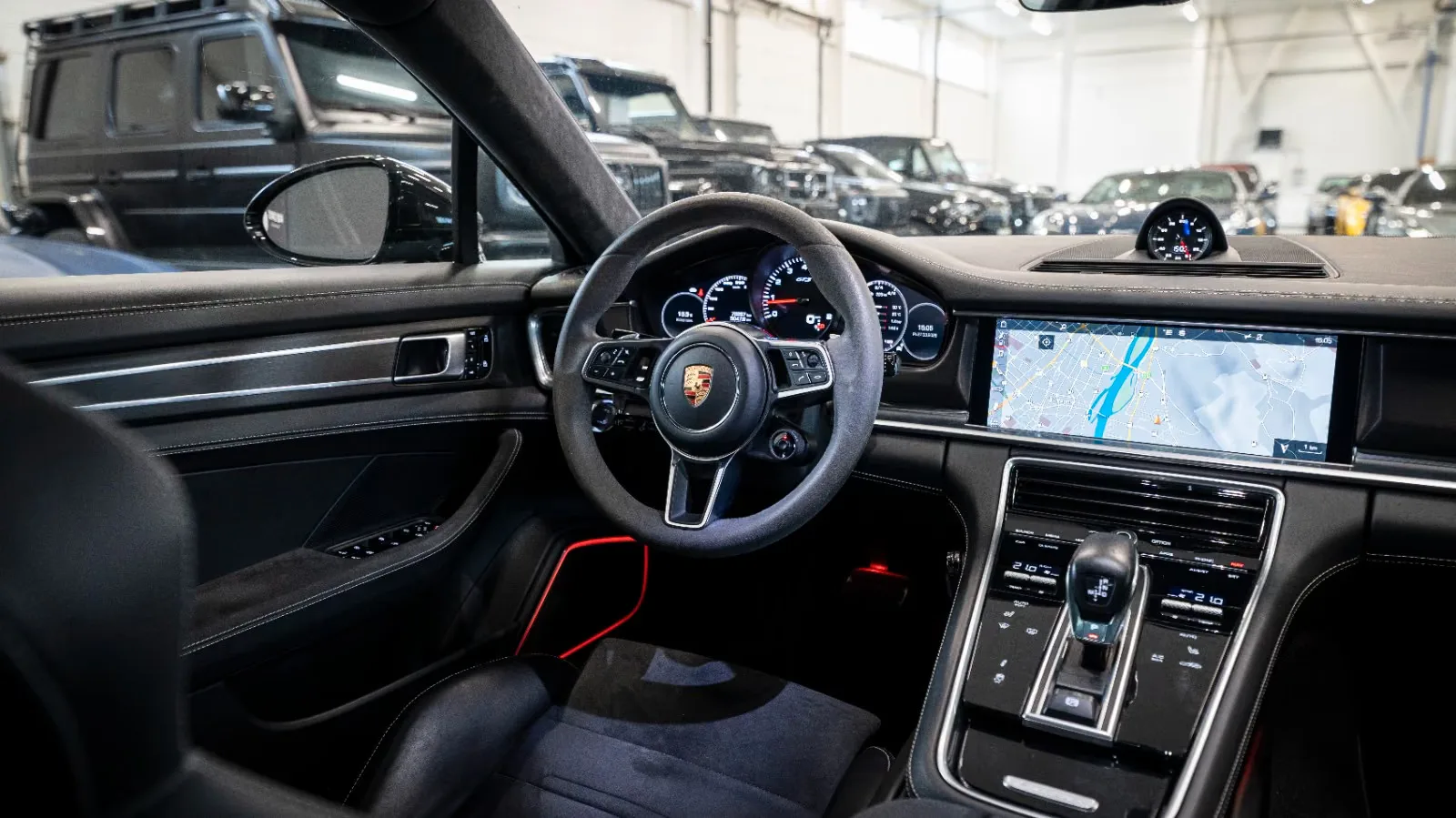 2019 Porsche Panamera GTS Sport Turismo, 9/13