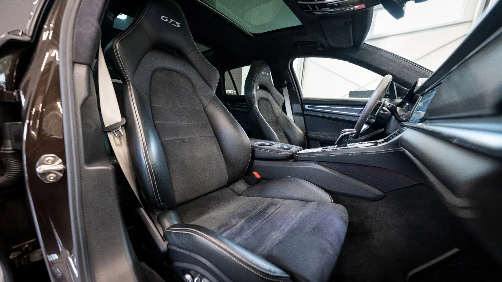 2019 Porsche Panamera GTS Sport Turismo, 12/13