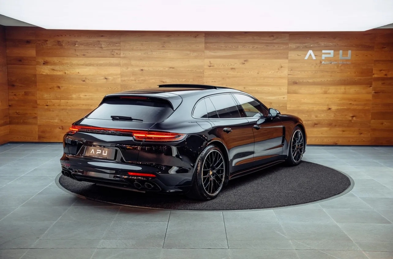 2019 Porsche Panamera Turbo S E-Hybrid, 2/16