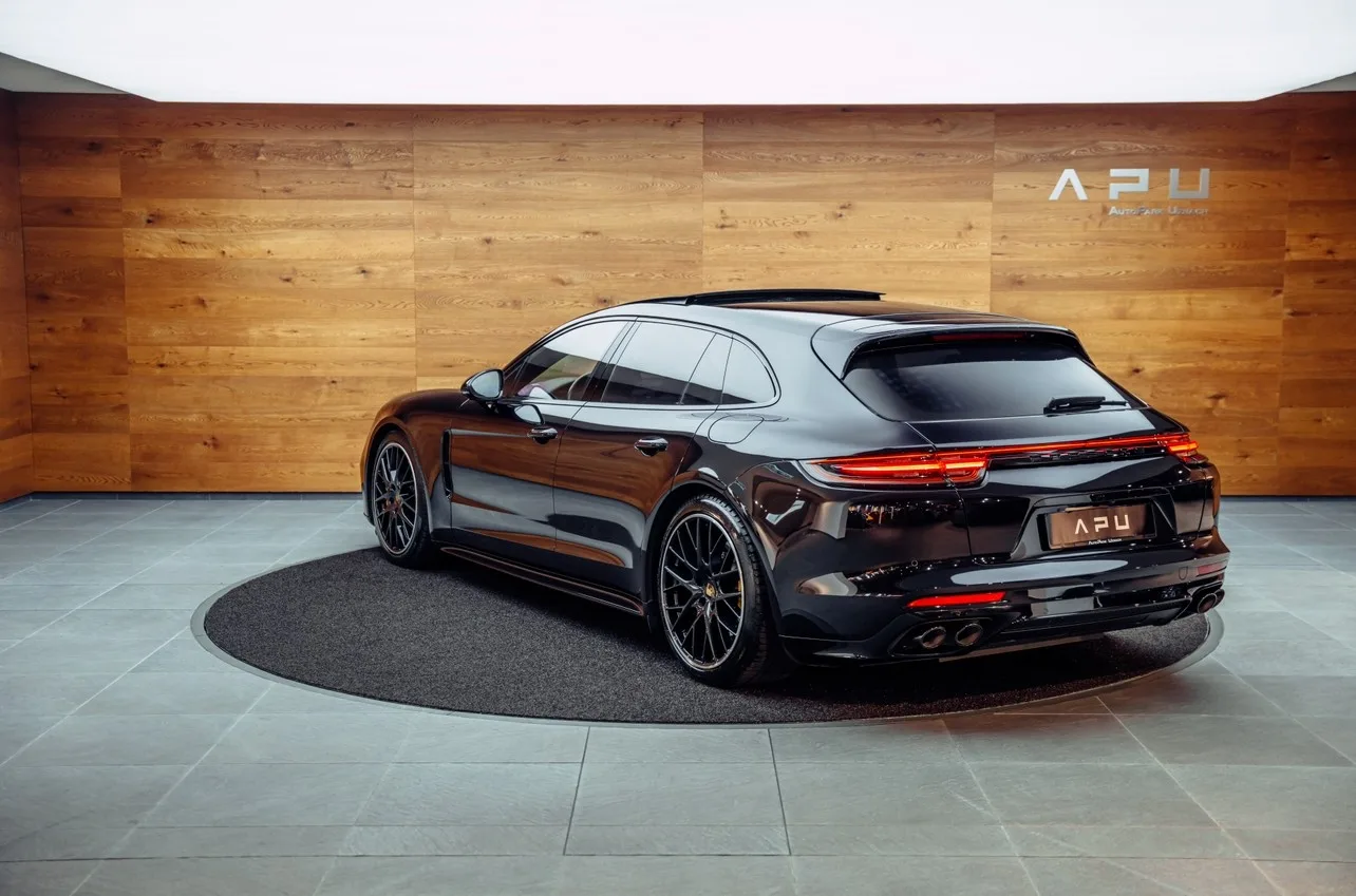 2019 Porsche Panamera Turbo S E-Hybrid, 3/16