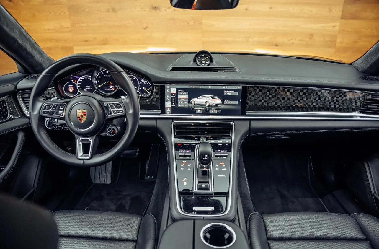 2019 Porsche Panamera Turbo S E-Hybrid, 5/16