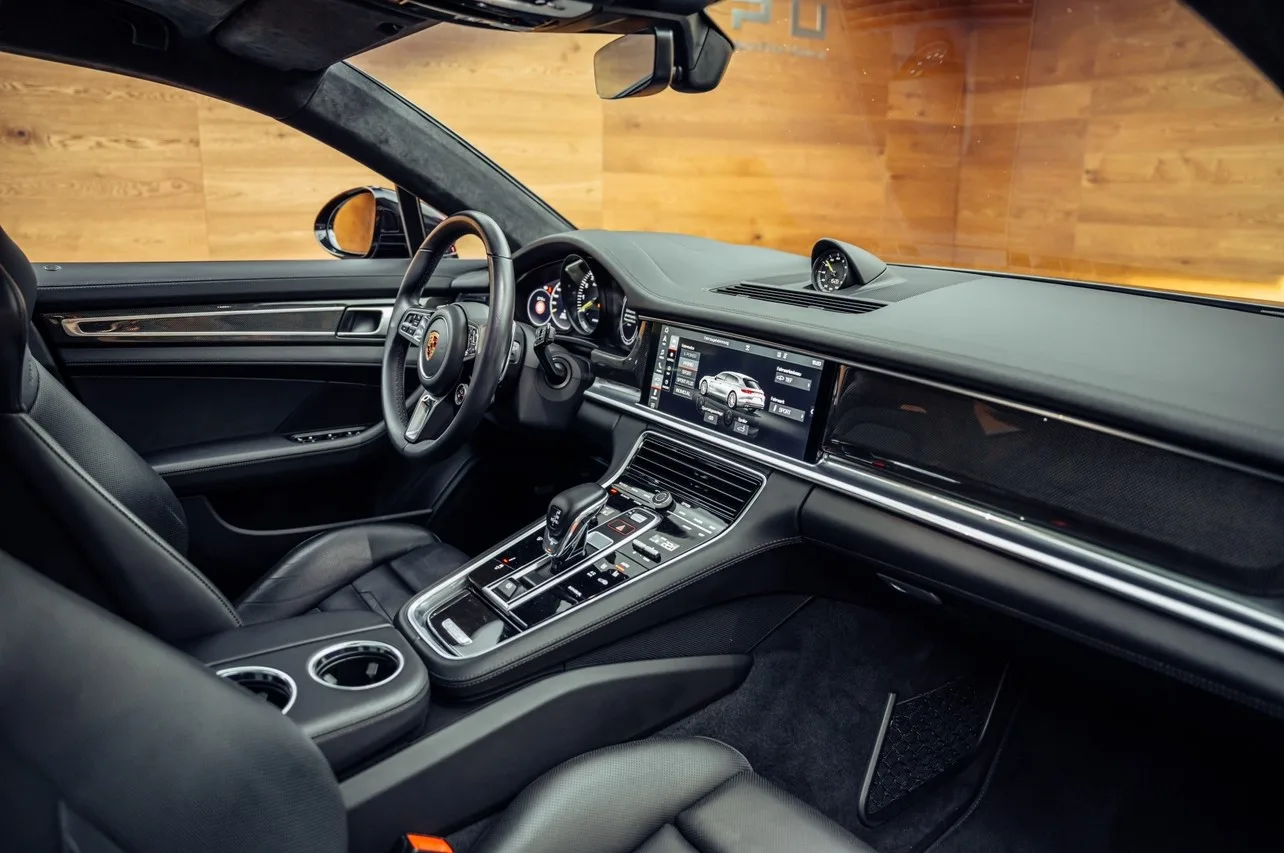 2019 Porsche Panamera Turbo S E-Hybrid, 6/16