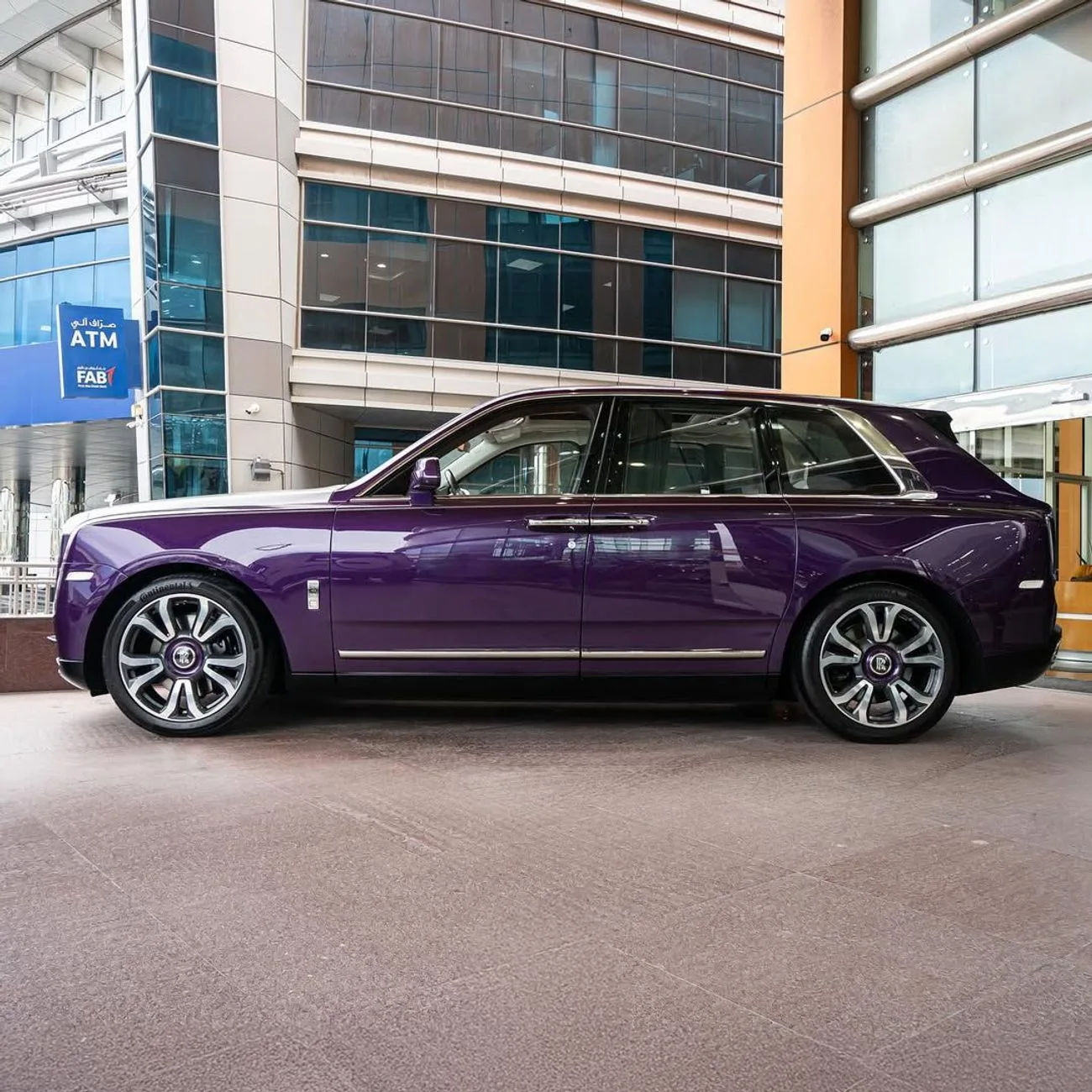 2019 Rolls-Royce Cullinan offered by a specialist dealer in Dubai, United Arab Emirates, photo 3 of 9