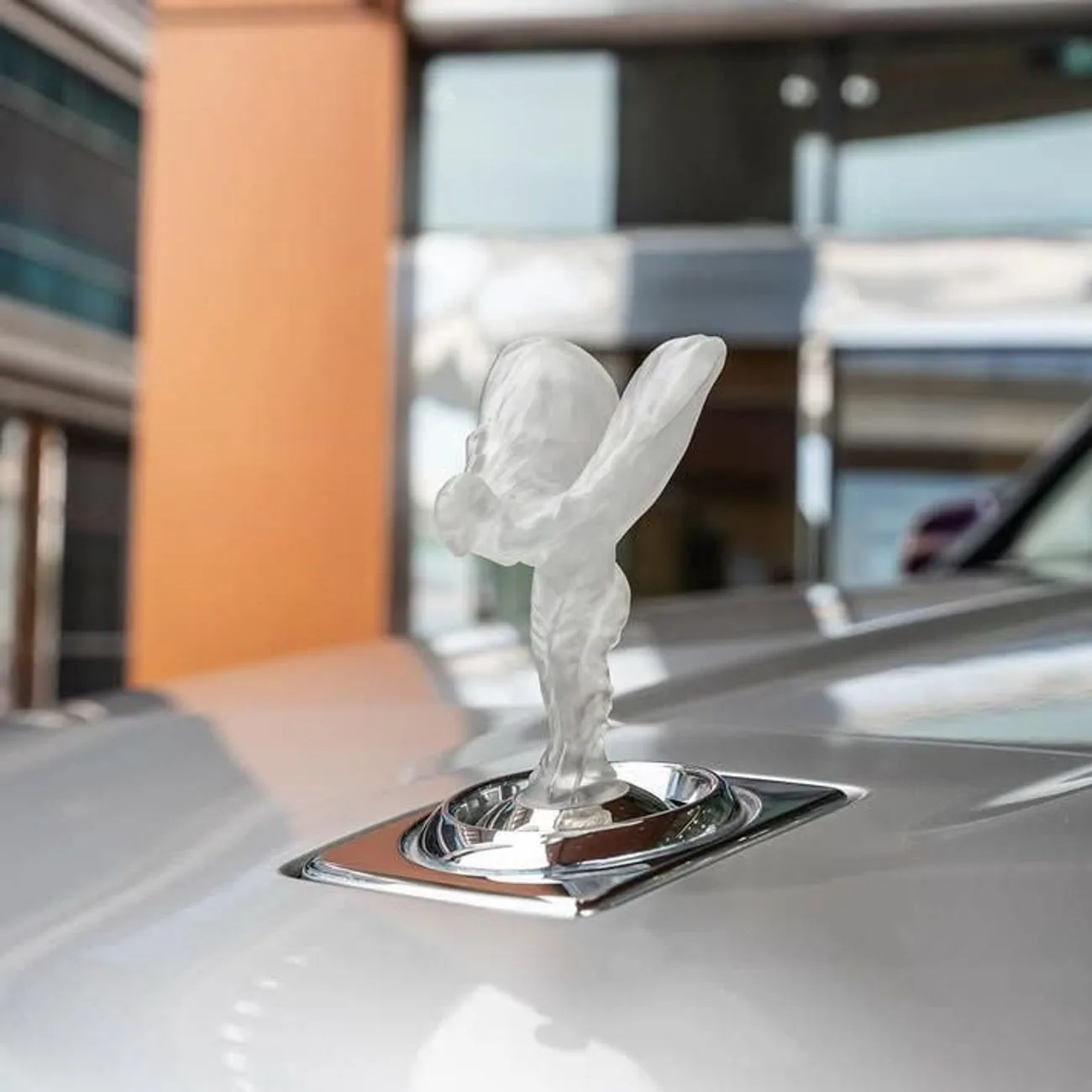 2019 Rolls-Royce Cullinan offered by a specialist dealer in Dubai, United Arab Emirates, photo 4 of 9