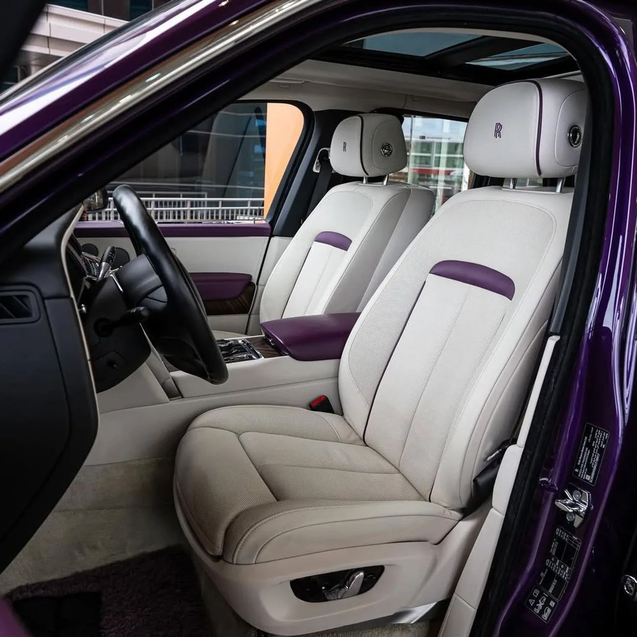 2019 Rolls-Royce Cullinan offered by a specialist dealer in Dubai, United Arab Emirates, photo 9 of 9