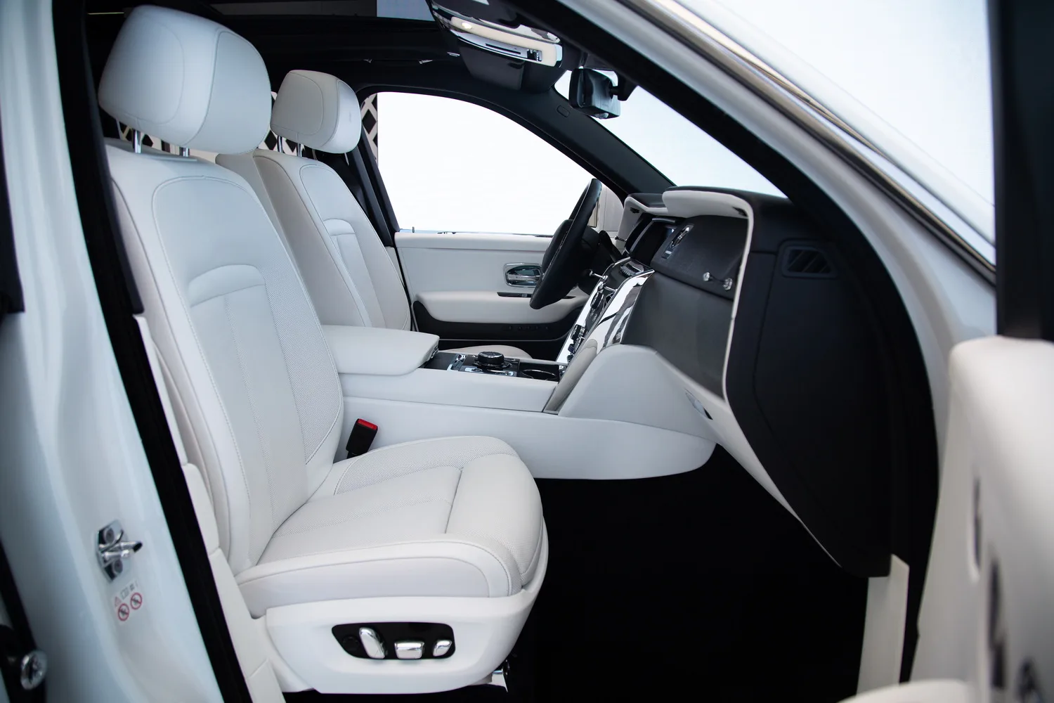 2019 Rolls-Royce Cullinan, 16/17