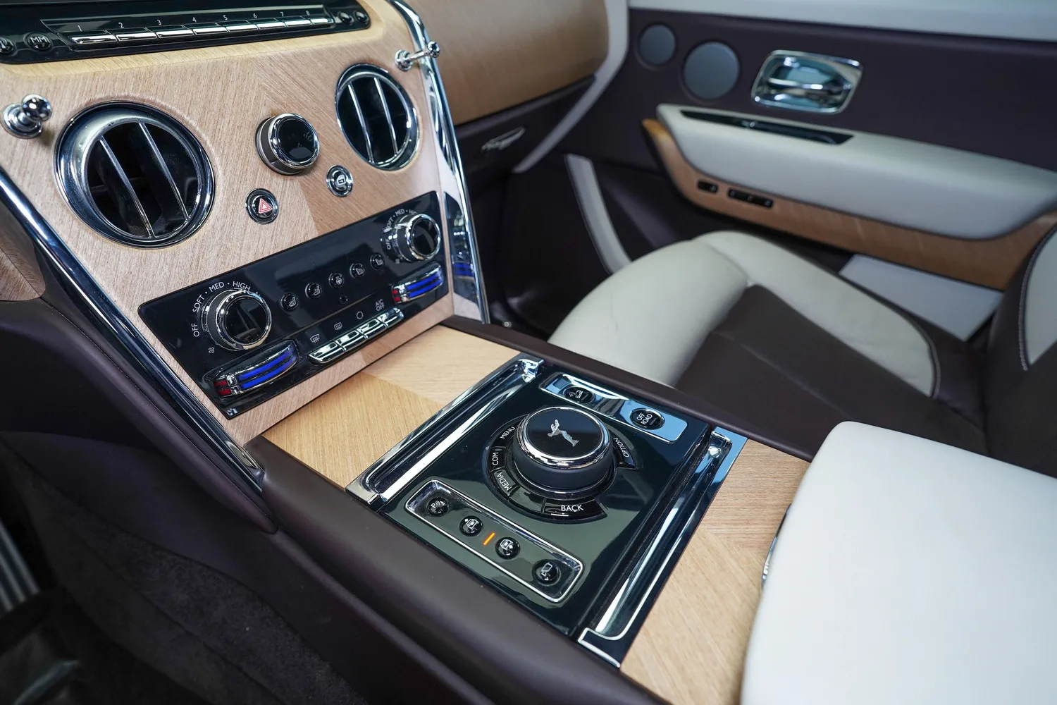 2019 Rolls-Royce Cullinan, 7/15