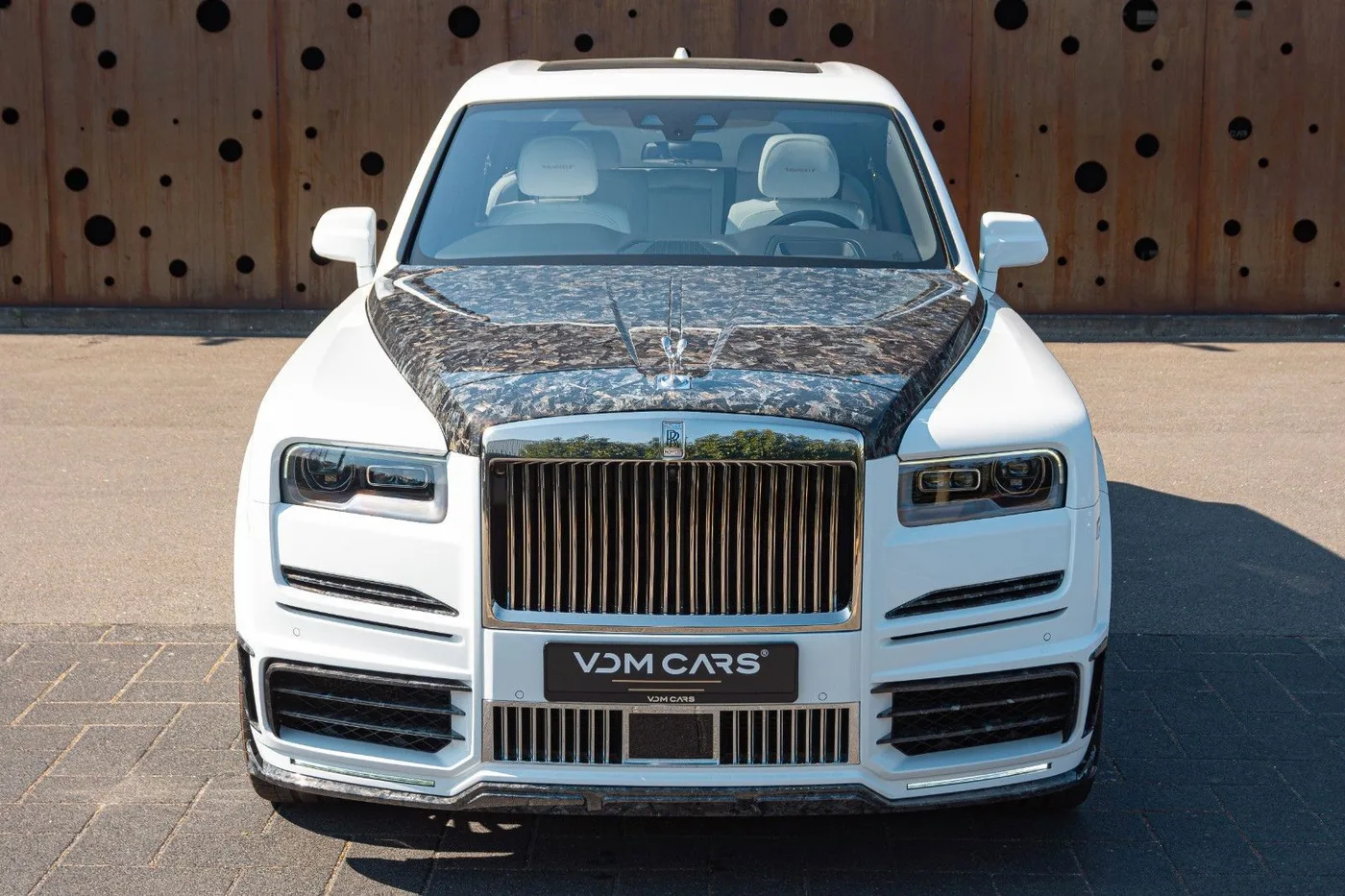 2019 Rolls-Royce Cullinan angeboten von einem Supersportwagenhändler in Gronau, Deutschland, Foto 2 von 25