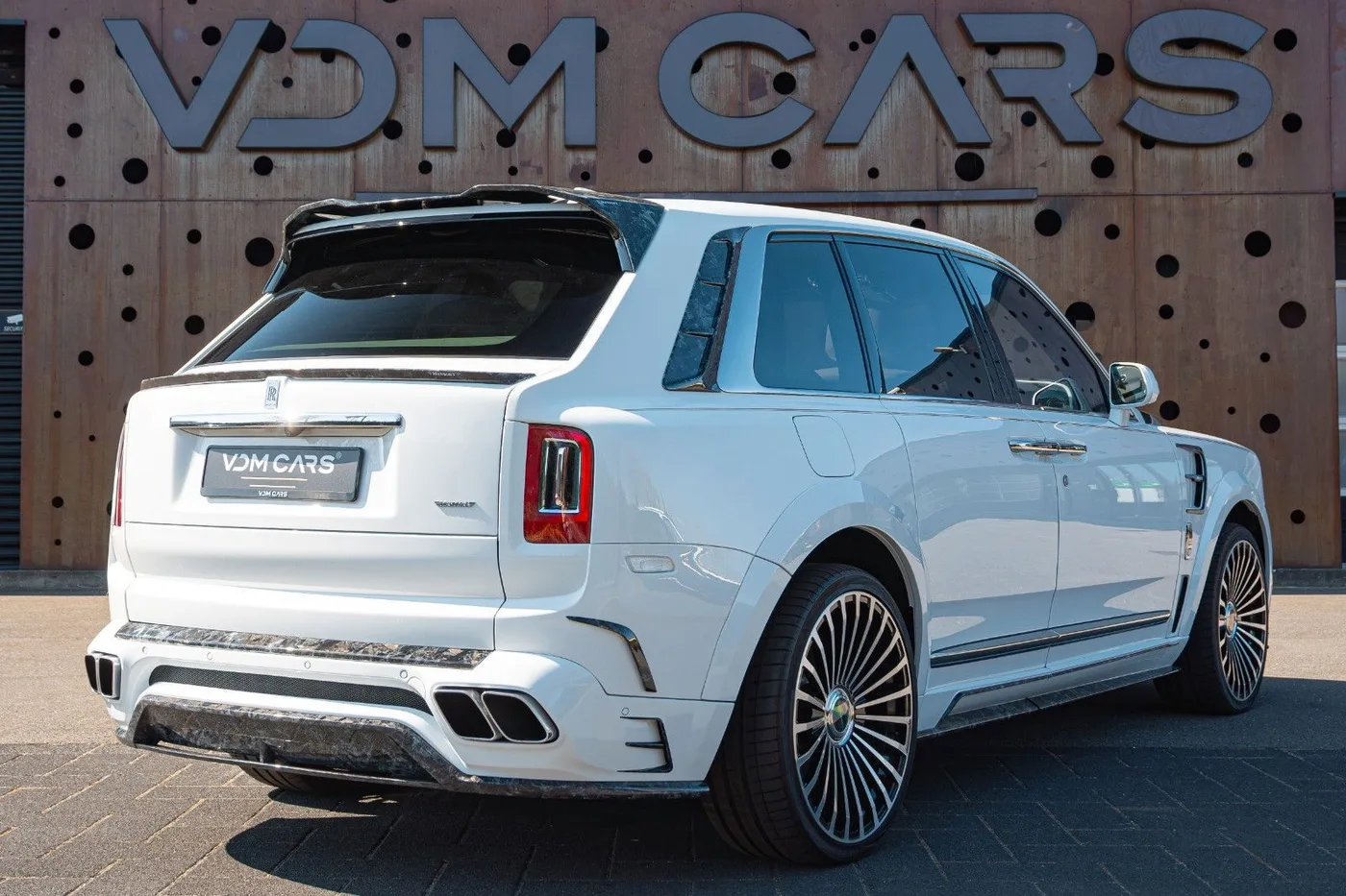 2019 Rolls-Royce Cullinan angeboten von einem Supersportwagenhändler in Gronau, Deutschland, Foto 7 von 25