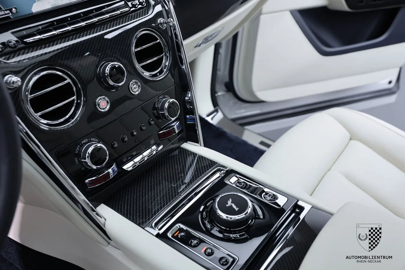 2019 Rolls-Royce Cullinan angeboten von einem Supersportwagenhändler in Viernheim, Deutschland, Foto 23 von 25