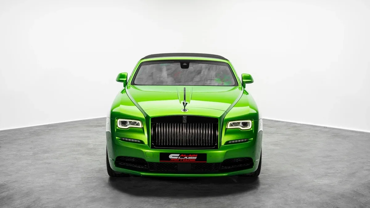 2019 Rolls-Royce Dawn Black Badge proposée par un concessionnaire spécialisé à Dubai, Émirats arabes unis, photo 4 sur 25