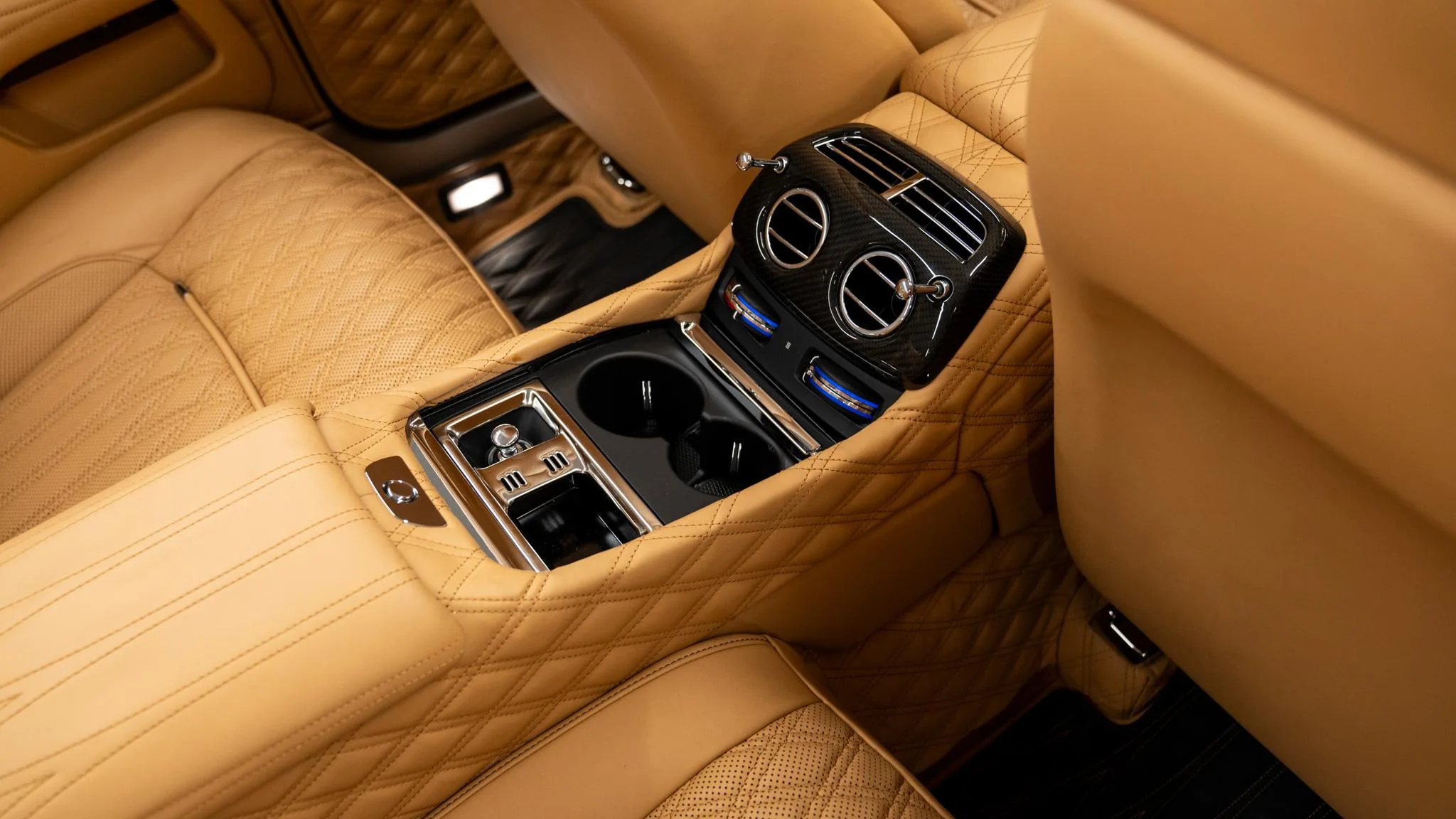 2019 Rolls-Royce Dawn MANSORY, 26/30