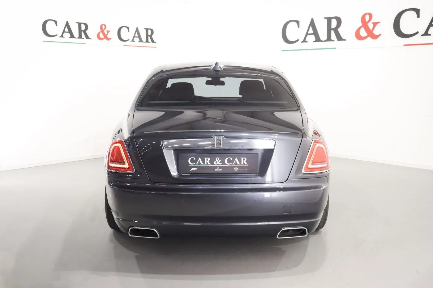 2019 Rolls-Royce Ghost offered by a supercar dealer in Zibido San Giacomo, Italy, photo 4 of 25