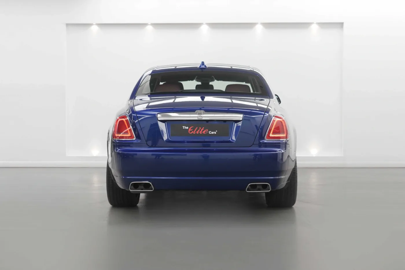 2019 Rolls-Royce Ghost offered by a specialist dealer in Dubai, United Arab Emirates, photo 4 of 10