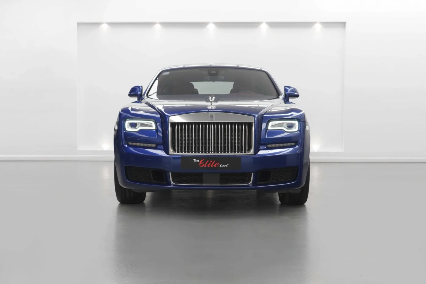 2019 Rolls-Royce Ghost offered by a specialist dealer in Dubai, United Arab Emirates, photo 6 of 10