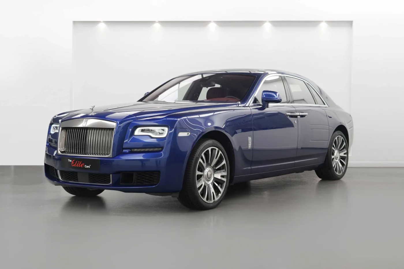 2019 Rolls-Royce Ghost offered by a specialist dealer in Dubai, United Arab Emirates, photo 8 of 10
